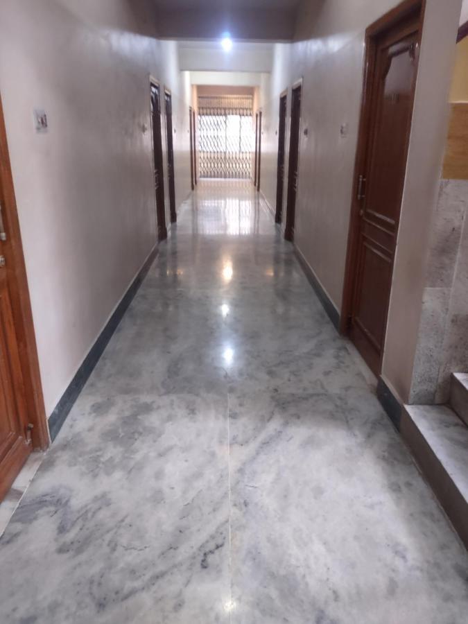 Krishna Lodge Tiruchirappalli Zewnętrze zdjęcie