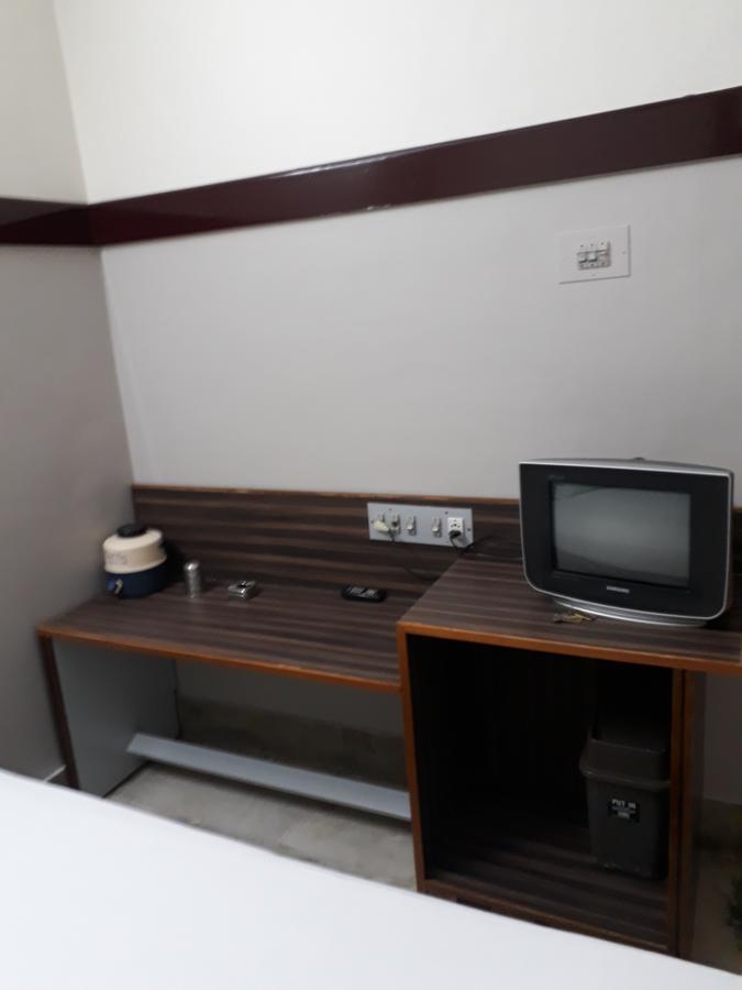 Krishna Lodge Tiruchirappalli Zewnętrze zdjęcie