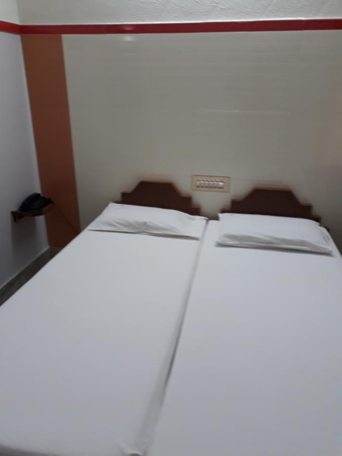 Krishna Lodge Tiruchirappalli Zewnętrze zdjęcie