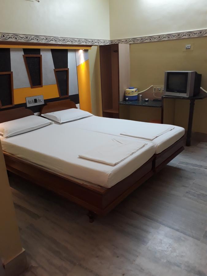 Krishna Lodge Tiruchirappalli Zewnętrze zdjęcie