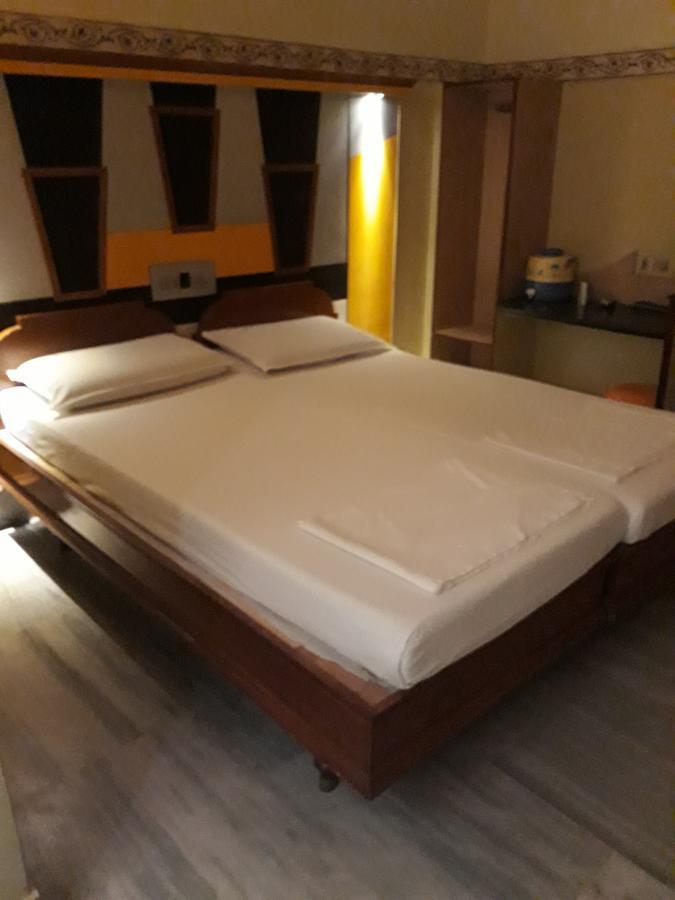 Krishna Lodge Tiruchirappalli Zewnętrze zdjęcie