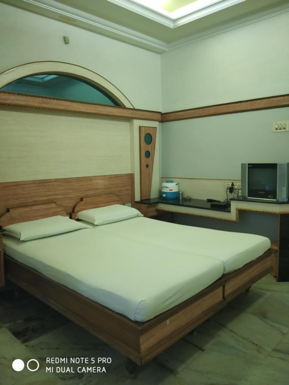 Krishna Lodge Tiruchirappalli Zewnętrze zdjęcie