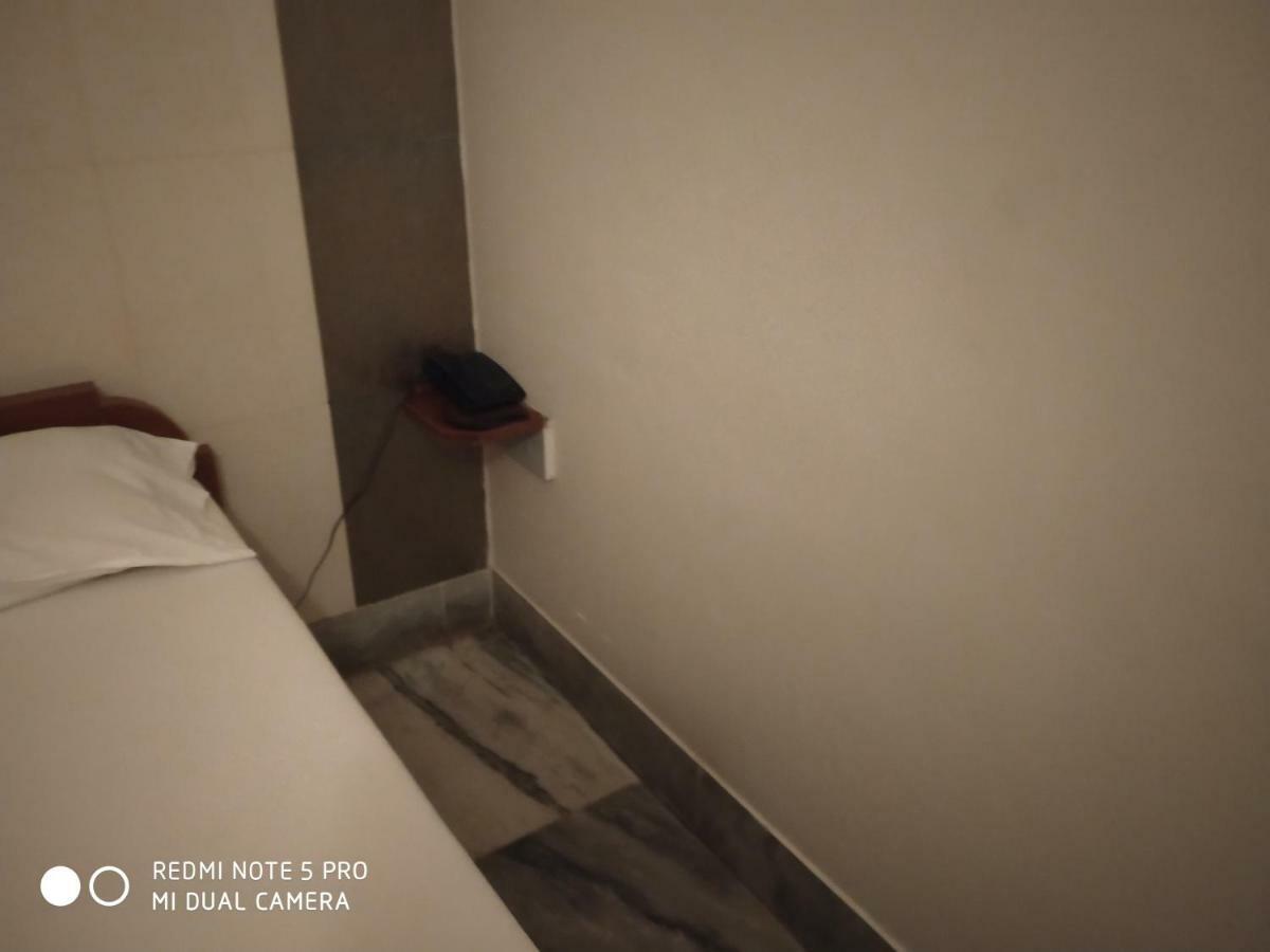 Krishna Lodge Tiruchirappalli Zewnętrze zdjęcie