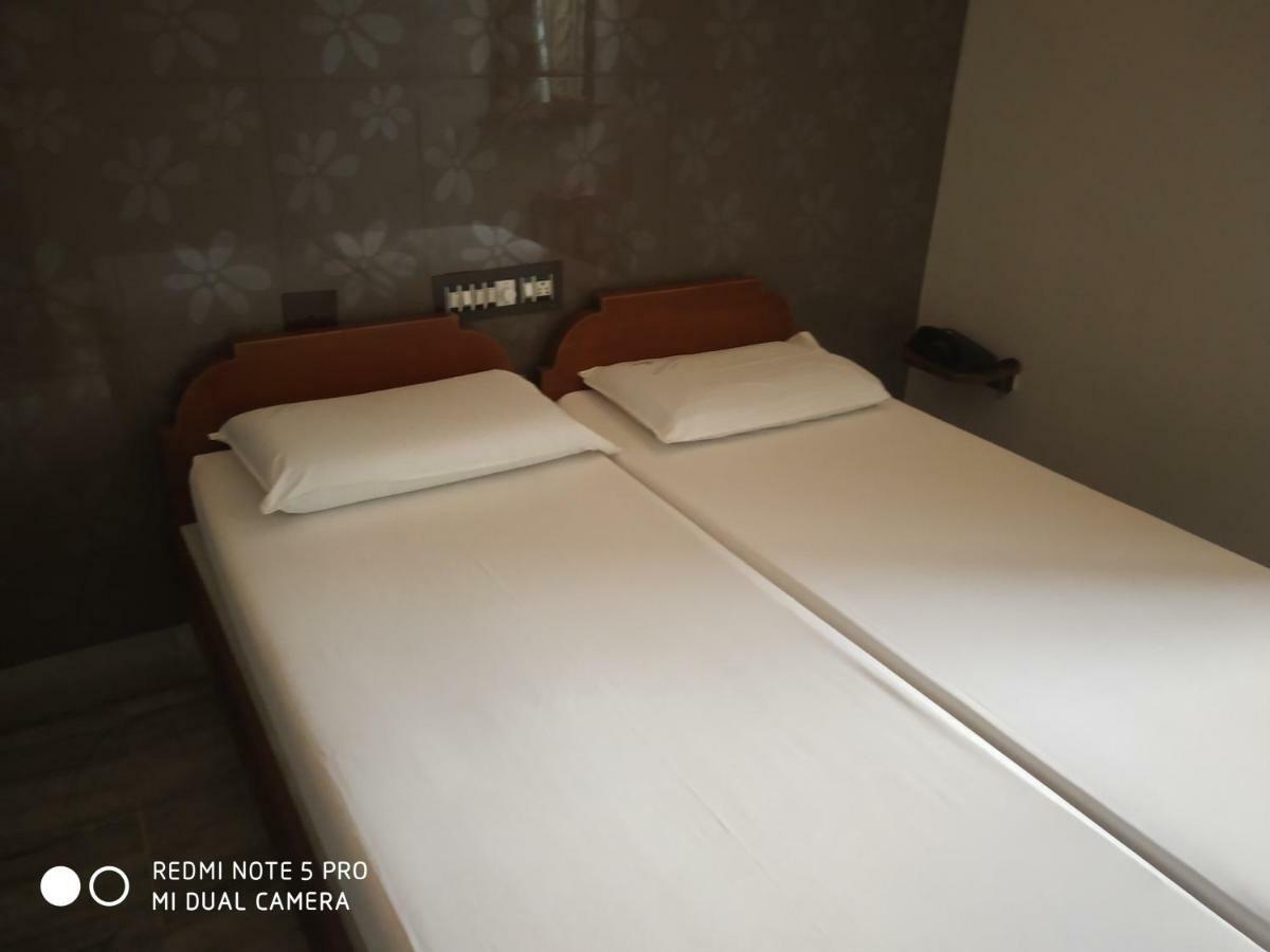 Krishna Lodge Tiruchirappalli Zewnętrze zdjęcie