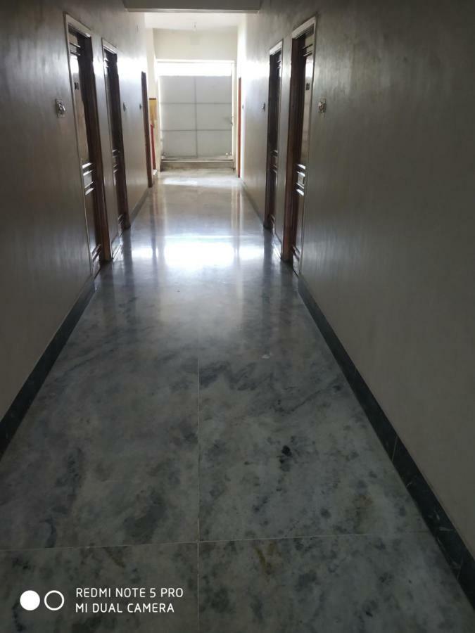 Krishna Lodge Tiruchirappalli Zewnętrze zdjęcie