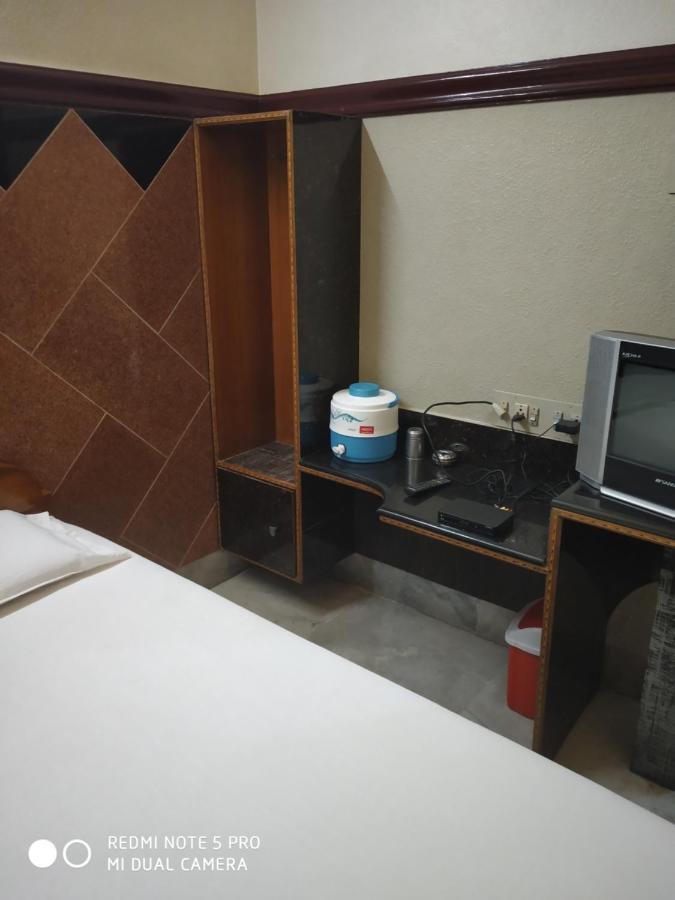 Krishna Lodge Tiruchirappalli Zewnętrze zdjęcie