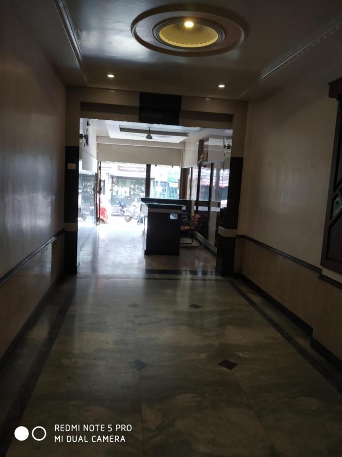 Krishna Lodge Tiruchirappalli Zewnętrze zdjęcie